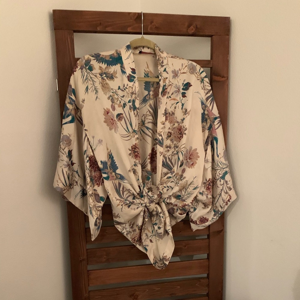 PRINTED KIMONO BLOUSE SIZE S